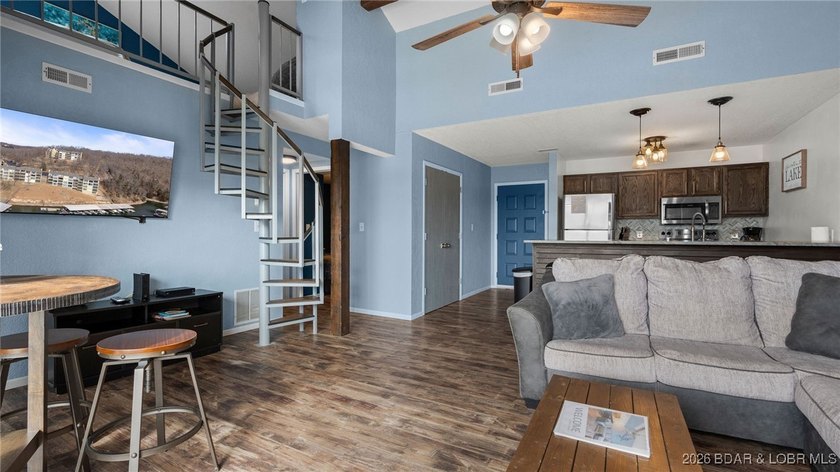 Motivated Seller!! Experience elevated lake living in this - photo 24