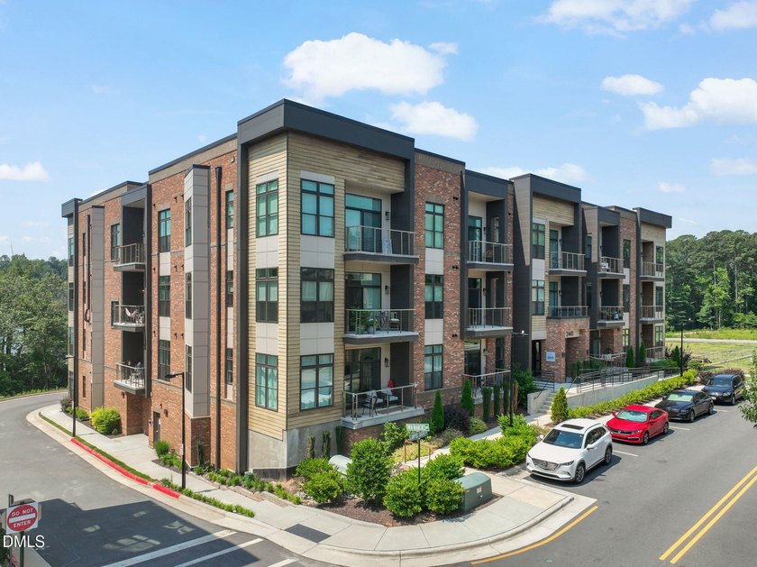 Hidden gem on Centennial Campus! This first-floor condo offers - photo 39
