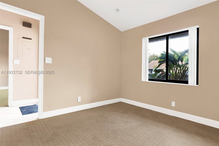 Welcome to easy living in this beautifully updated 3-bedroom - photo 19