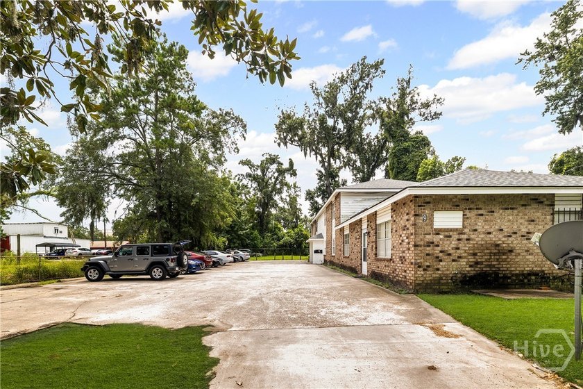 Turnkey Investment - 5-Unit Apartment Building with Strong - photo 4