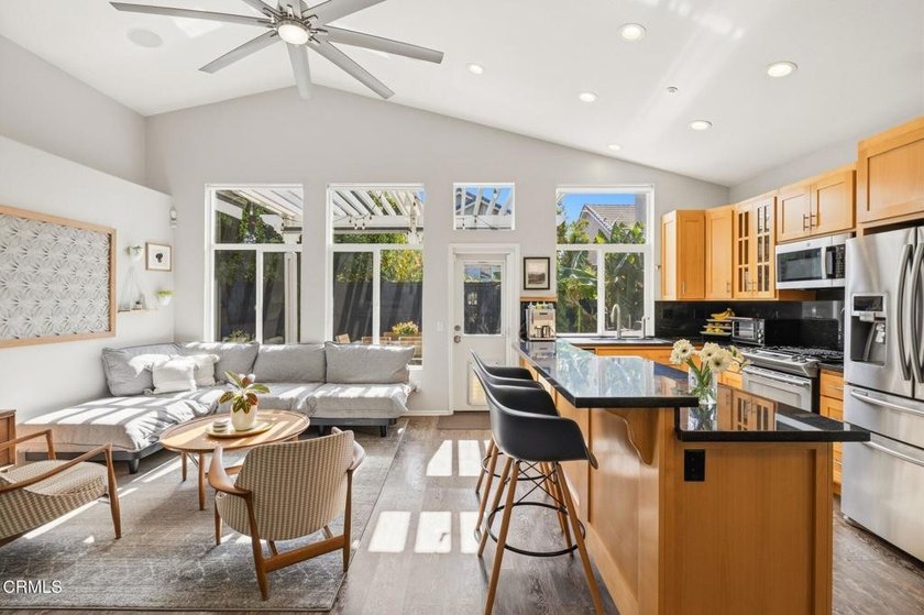 A beautiful Single-story home in the popular Heritage Place - photo 7