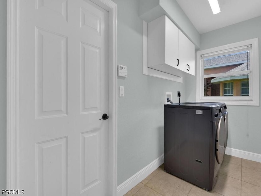 Welcome to the highly sought-after Rose Garden neighborhood in - photo 31