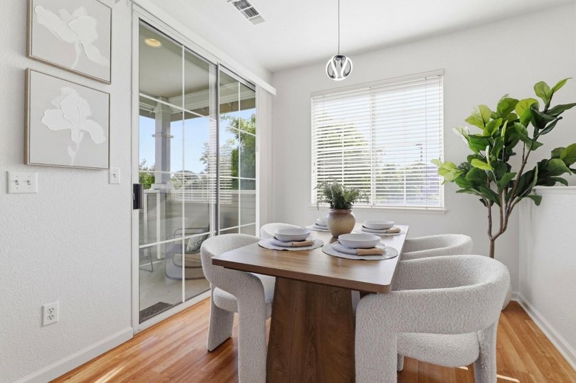 Bright &amp; Updated Townhome Style END UNIT w/ Abundant Natural - photo 19