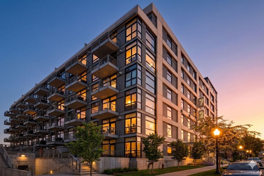 Exceptional North Loop living in a beautifully updated corner - photo 40