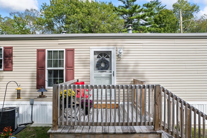 Welcome to 4 Clover Corner Lane, a thoughtfully designed - photo 3