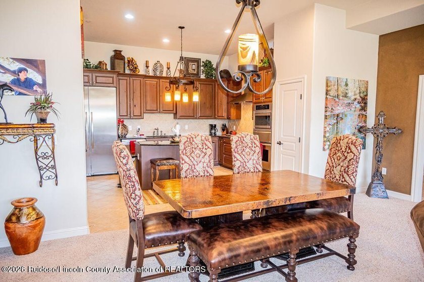 Beautiful 3-bedroom, 3.5 bath penthouse condo featuring - photo 29