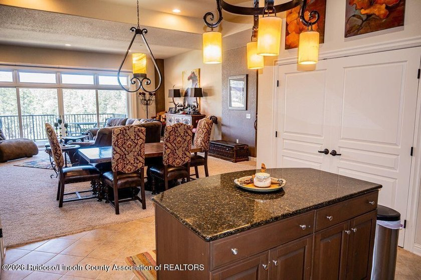 Beautiful 3-bedroom, 3.5 bath penthouse condo featuring - photo 31