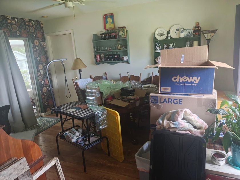 Welcome to this 3-bedroom, 2.5-bathroom pool house located in - photo 16