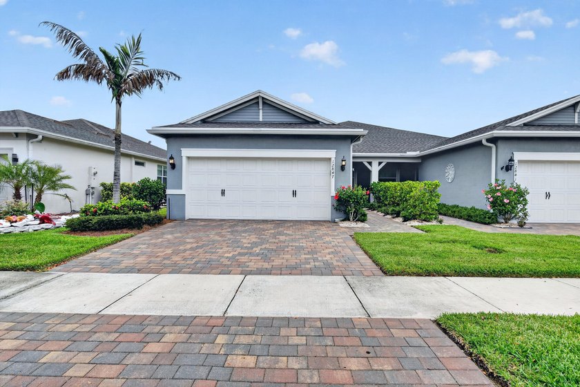 Welcome to this beautifully maintained 2 bed, 2 bath plus Den in - photo 5