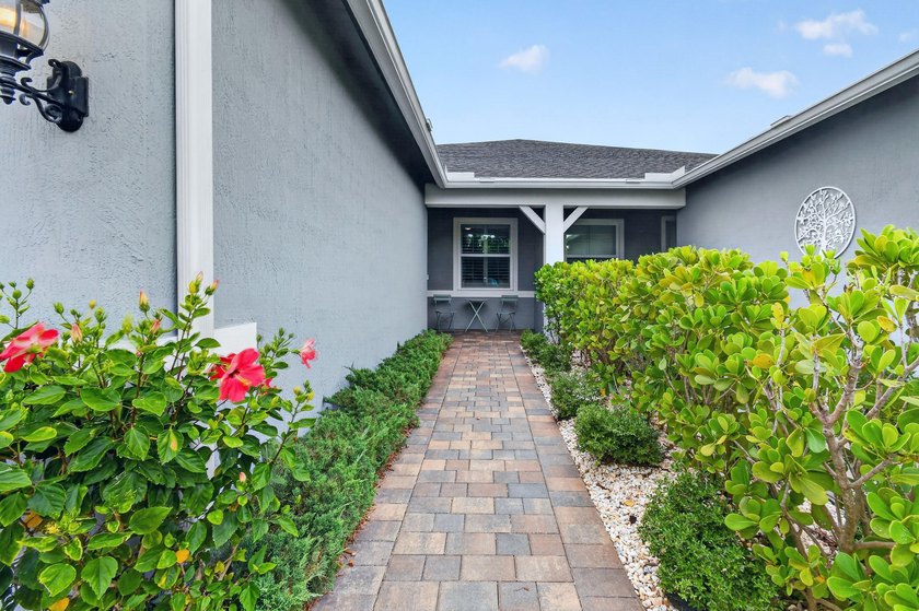 Welcome to this beautifully maintained 2 bed, 2 bath plus Den in - photo 6