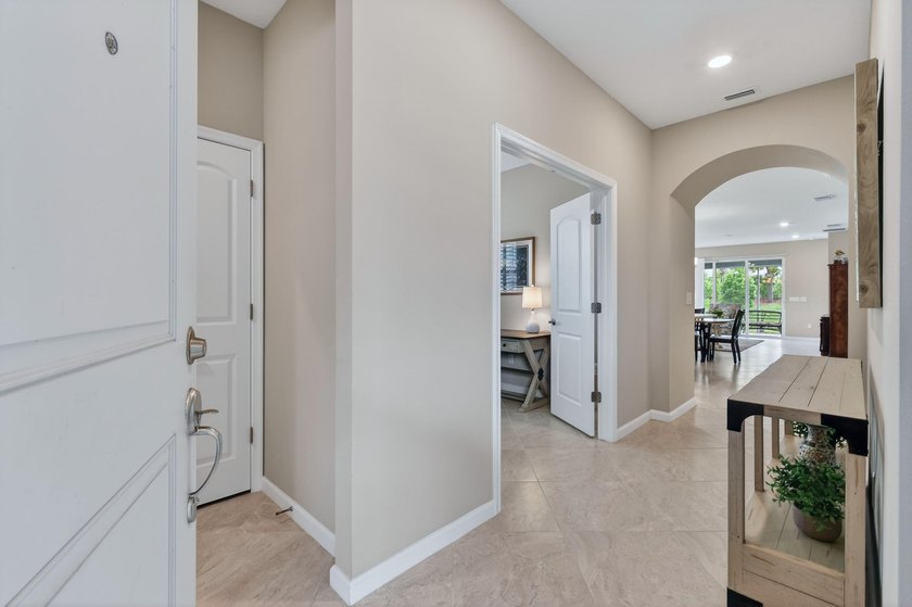 Welcome to this beautifully maintained 2 bed, 2 bath plus Den in - photo 8