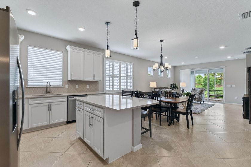 Welcome to this beautifully maintained 2 bed, 2 bath plus Den in - photo 10