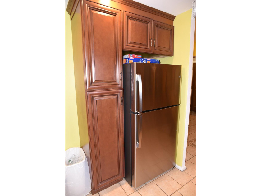 Pelham Parkway Area Two family Brick semi detached, Top floor - photo 12