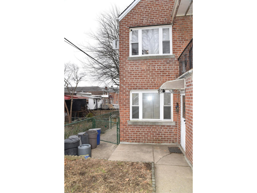 Pelham Parkway Area Two family Brick semi detached, Top floor - photo 30