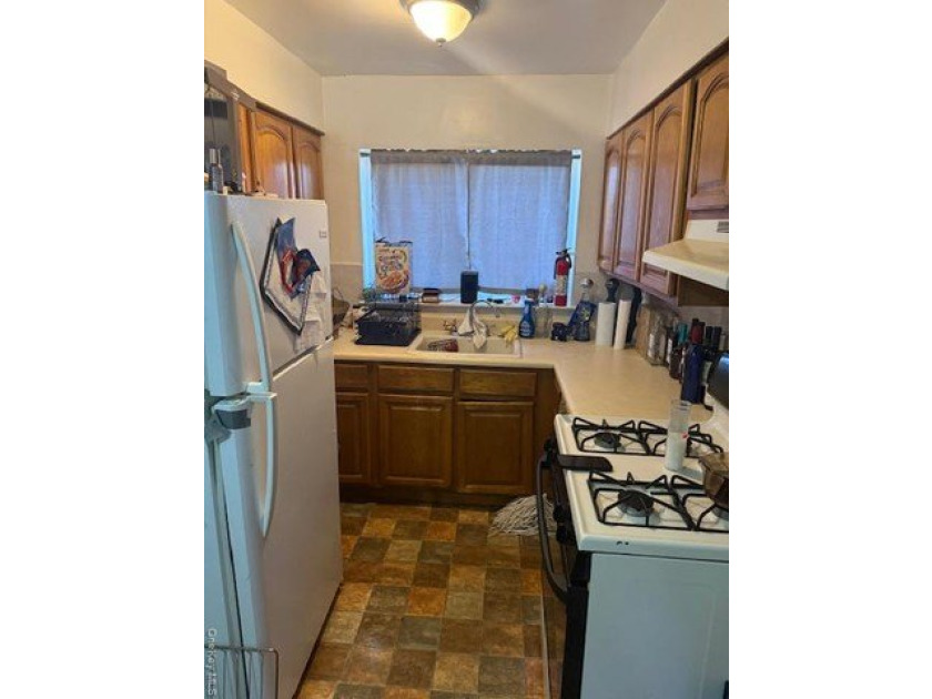 Pelham Parkway Area Two family Brick semi detached, Top floor - photo 45