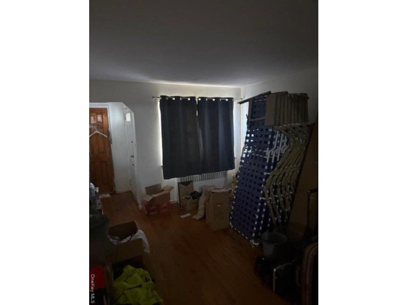 Pelham Parkway Area Two family Brick semi detached, Top floor - photo 46