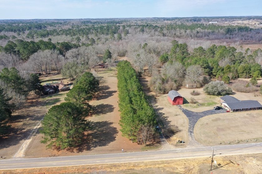 Private location. Nice home that needs some love. Over 47 acres - photo 3