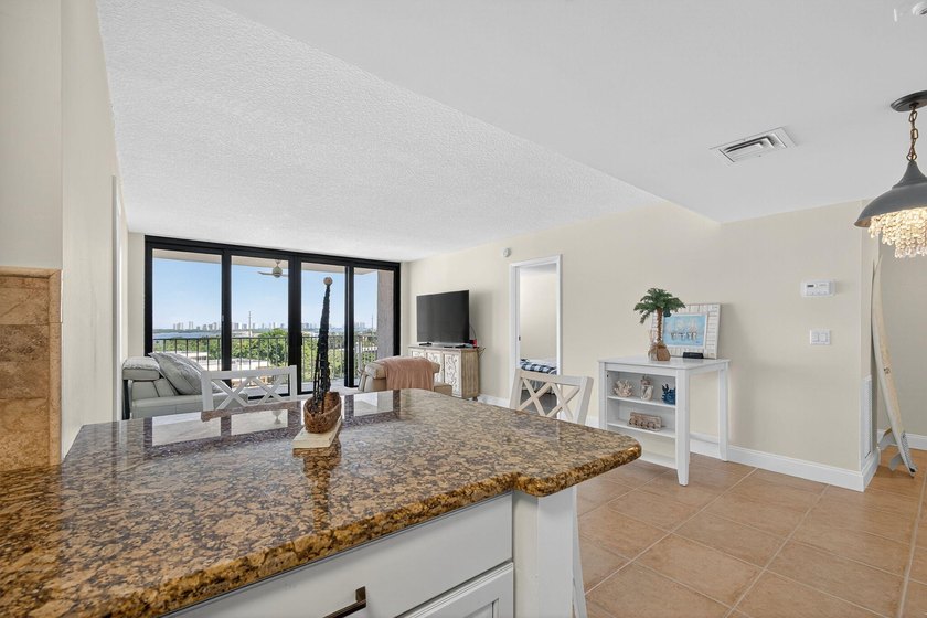 Welcome to 336 Golfview Road, Unit 905, a highly desirable - photo 13