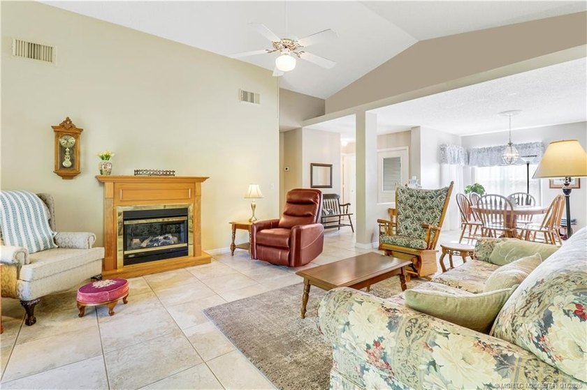 Welcome to this charming, well maintained 2-bedroom, 2-bath home - photo 19