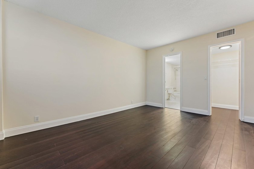 Welcome to 336 Golfview Road, Unit 905, a highly desirable - photo 28