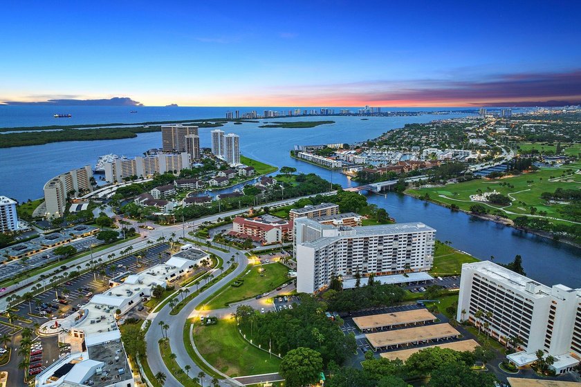 Welcome to 336 Golfview Road, Unit 905, a highly desirable - photo 47