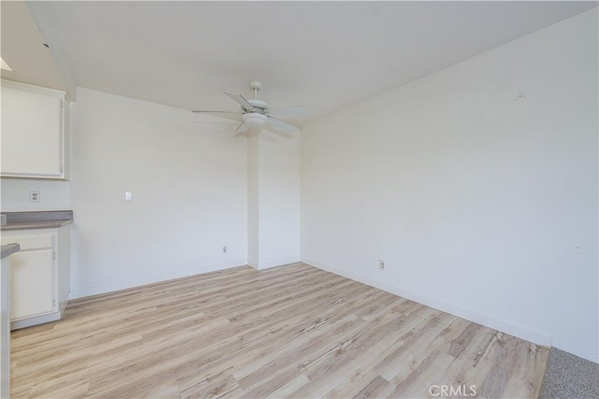 Welcome to this delightful 2-bedroom, 2-bathroom home, gated and - photo 11