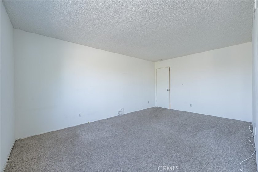 Welcome to this delightful 2-bedroom, 2-bathroom home, gated and - photo 16