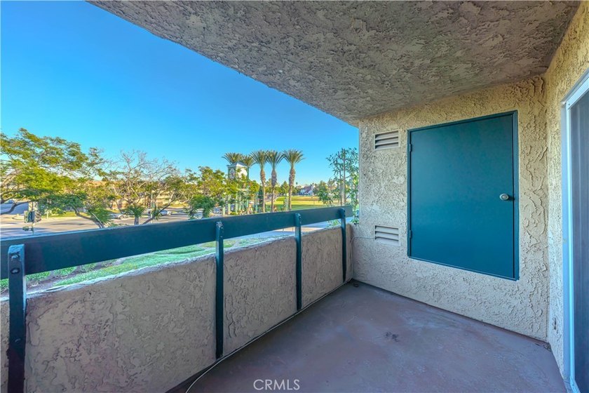 Welcome to this delightful 2-bedroom, 2-bathroom home, gated and - photo 21