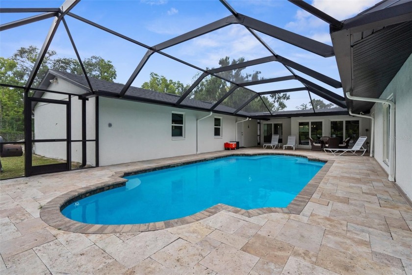 Impeccable 10-Acre *High-and-Dry* Estate: A Masterpiece of - photo 40