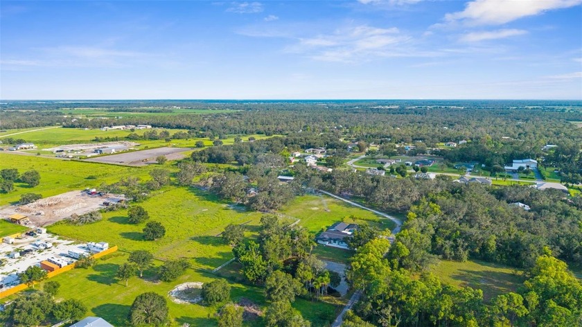 Impeccable 10-Acre *High-and-Dry* Estate: A Masterpiece of - photo 57