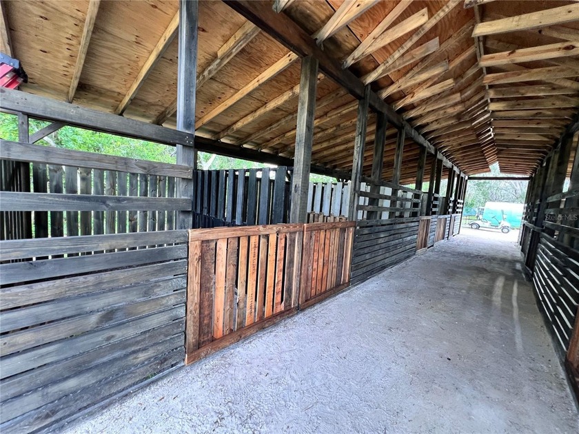 Impeccable 10-Acre *High-and-Dry* Estate: A Masterpiece of - photo 60