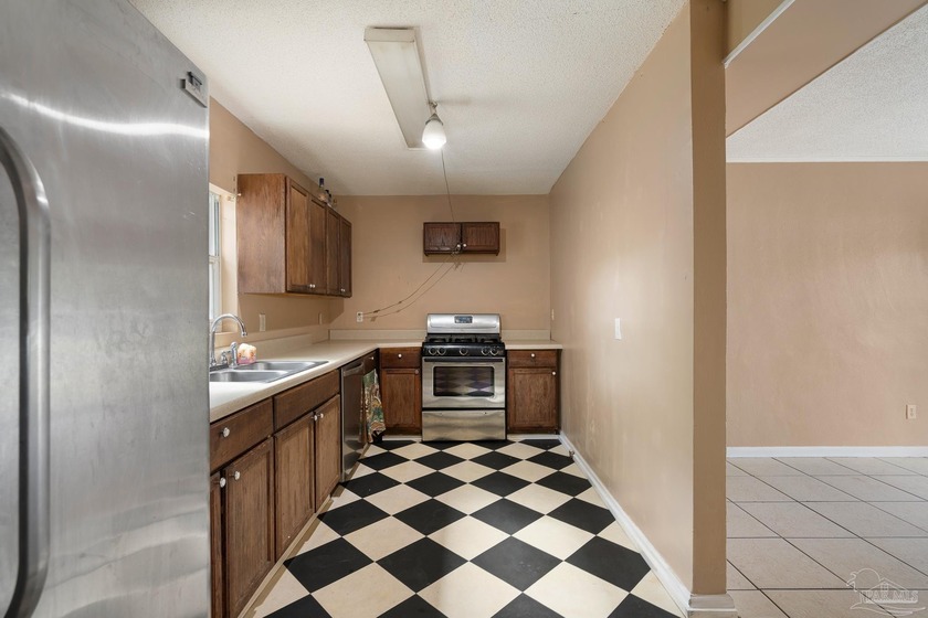 **Approved Short Sale - Cash Buyers Only** Don't miss this well - photo 11