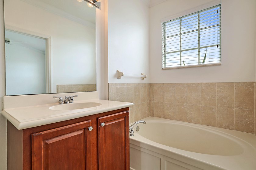 Welcome to Jupiter's Botanica community. A great location, close - photo 25