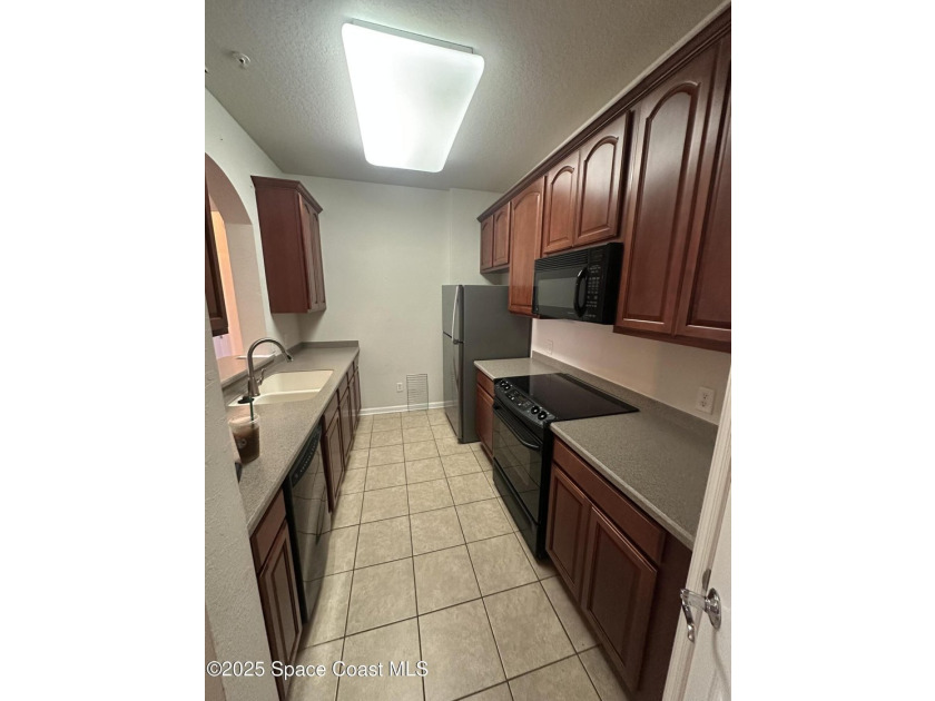 Come visit this pristine condo located in Ventura at Turtle - photo 4