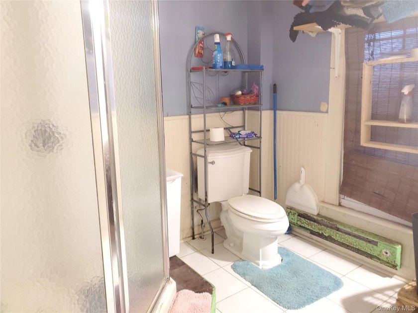 Calling all Investors! 2 Family Home with great rental income - photo 6