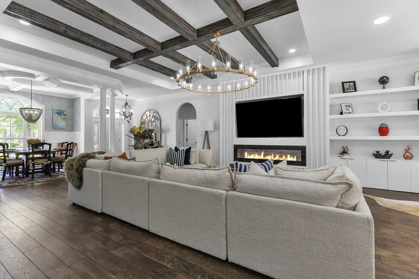Situated on nearly 5 private acres, this exceptional estate - photo 12
