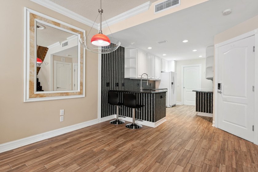 Welcome to this beautifully updated 3-bedroom, 2.5-bath - photo 13