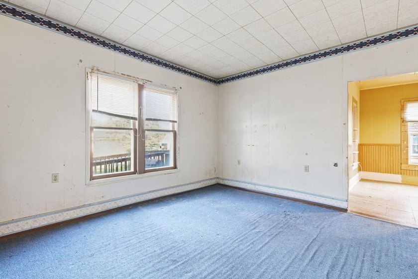 Great investment opportunity! Bring your ideas and transform - photo 13