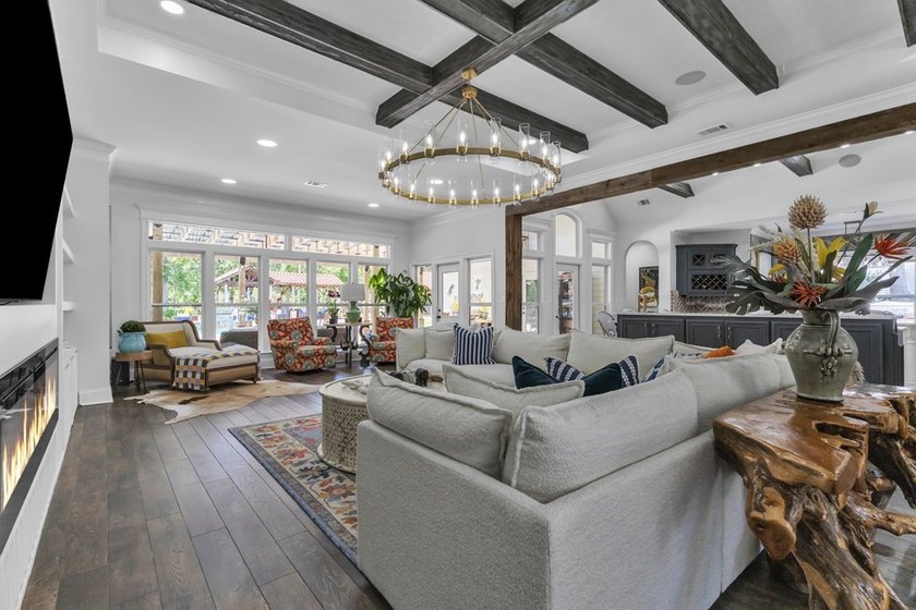 Situated on nearly 5 private acres, this exceptional estate - photo 14