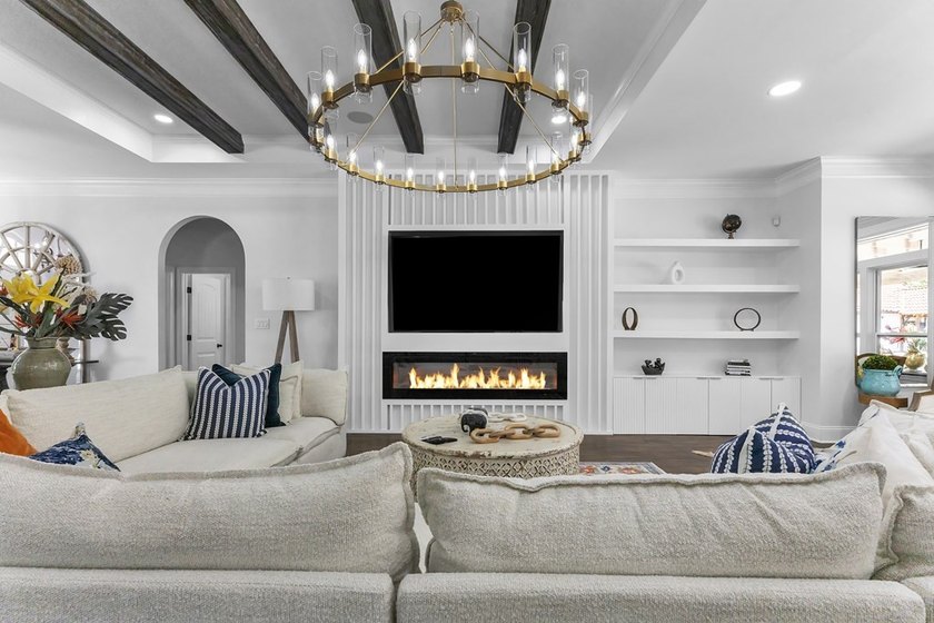 Situated on nearly 5 private acres, this exceptional estate - photo 16