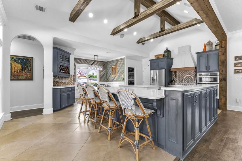 Situated on nearly 5 private acres, this exceptional estate - photo 23