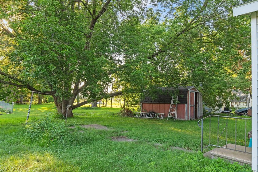 Great investment opportunity! Bring your ideas and transform - photo 24
