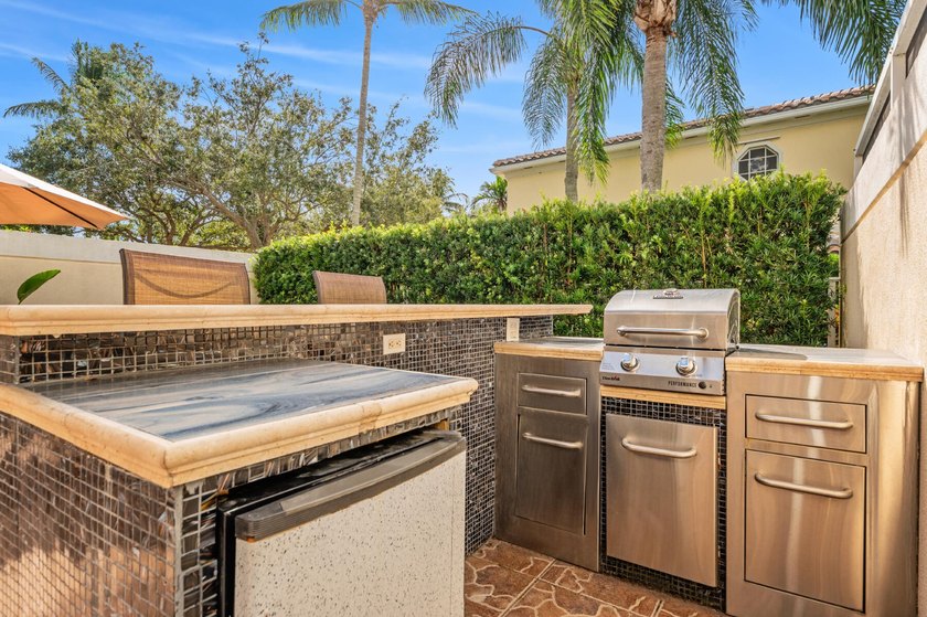 Welcome to this beautifully updated 3-bedroom, 2.5-bath - photo 25