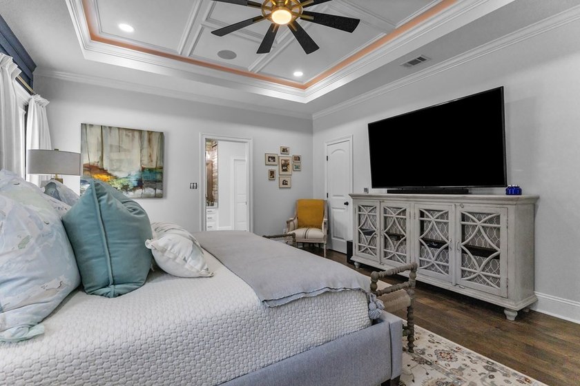 Situated on nearly 5 private acres, this exceptional estate - photo 38