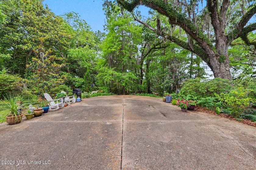 Welcome to one of the Mississippi Gulf Coast's most - photo 41