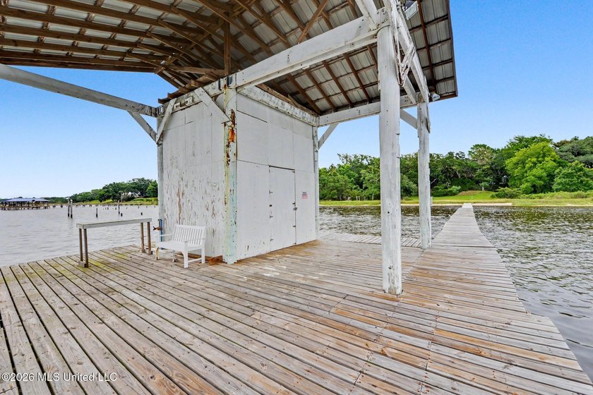 Welcome to one of the Mississippi Gulf Coast's most - photo 46