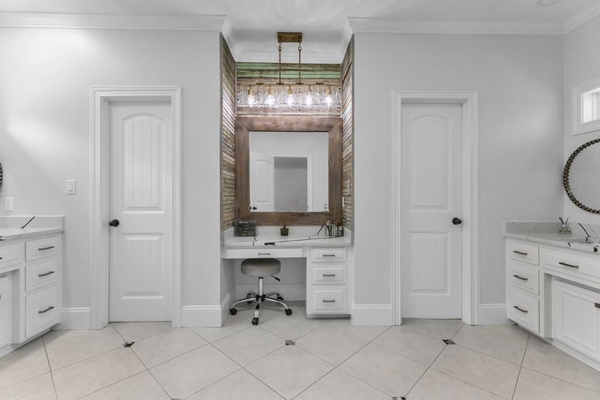 Situated on nearly 5 private acres, this exceptional estate - photo 46