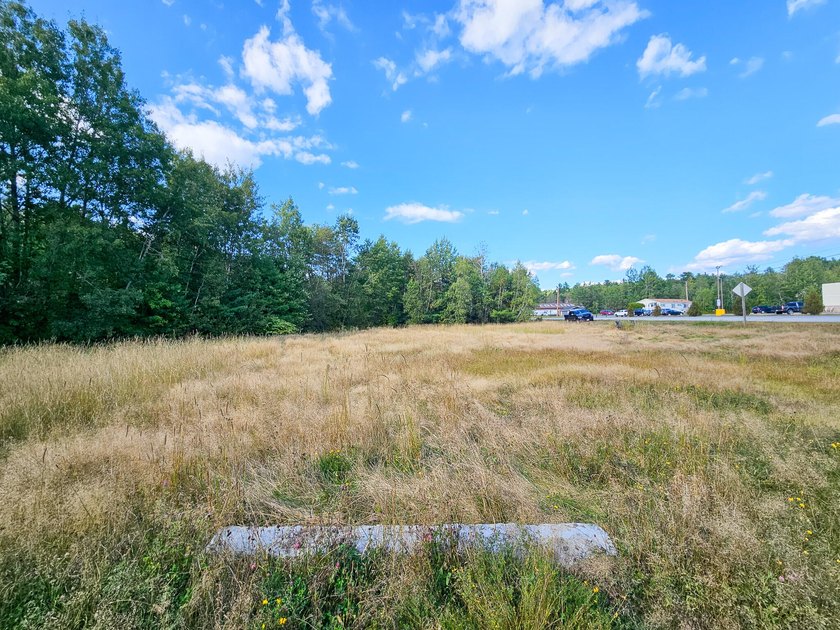 COMMERCIAL LOT WITH GREAT VISIBILITY AND HIGH TRAFFIC COUNT ON - photo 4