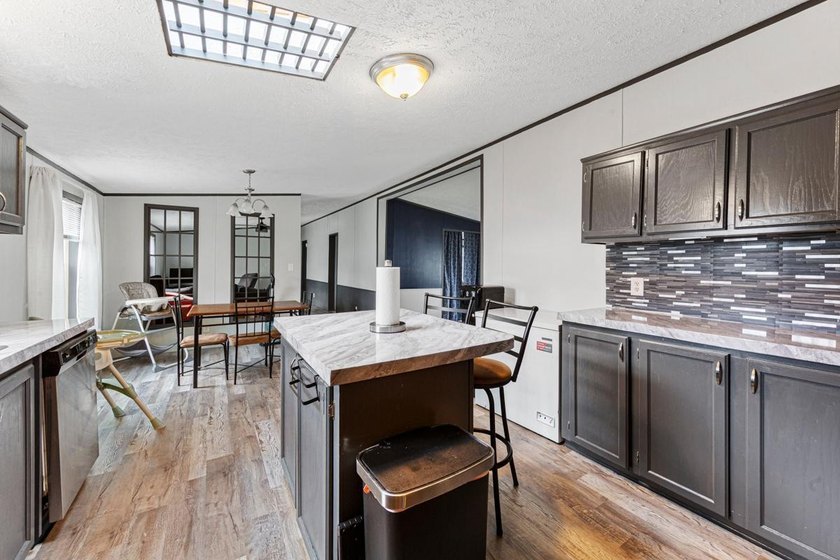 Spacious Living in Avalon Park! ?? This clean, move-in-ready - photo 13