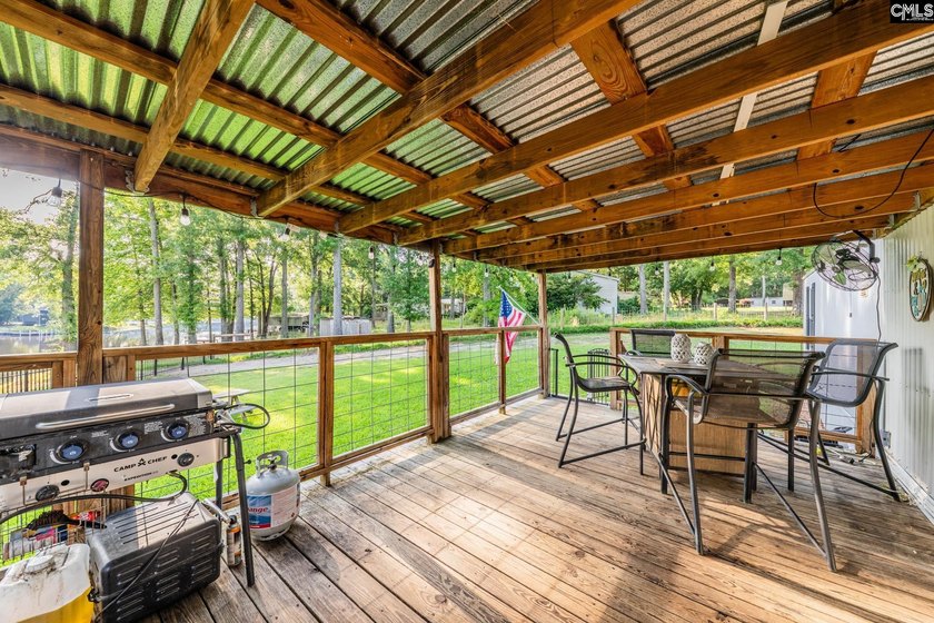 Escape to tranquility with this remarkable property, offering - photo 4